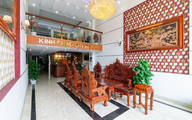 Oyo 396 Merry Palace Hotel