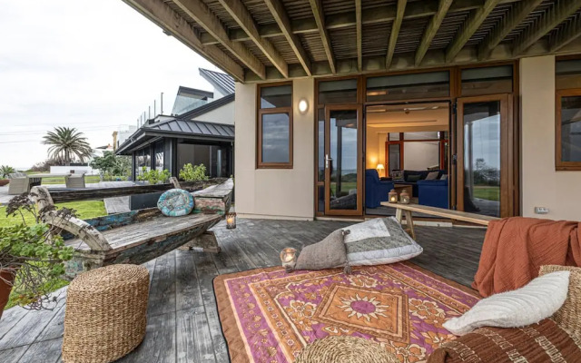 Unwind Seascape at Tennyson Beach