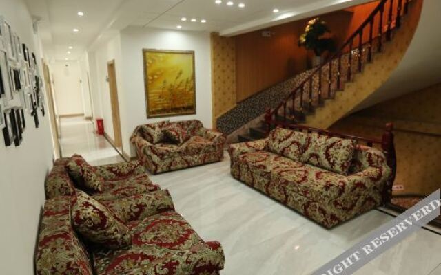 Yibin Qihang Hotel (Lizhuang Ancient Town)
