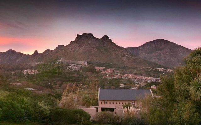 Art Gallery Guest House - Thandekayo