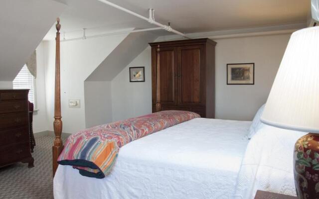 The First Colony Inn
