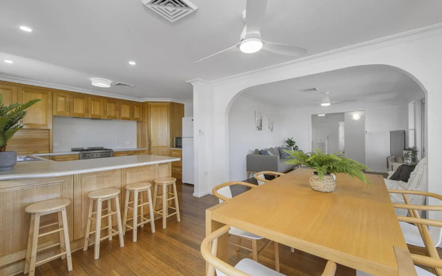 East Point Holiday Home