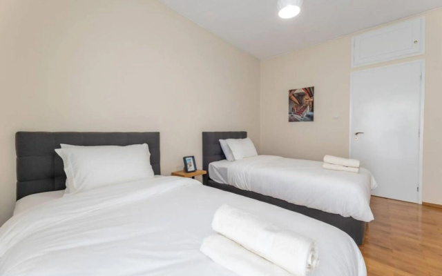 Amfitritis top floor apartment at Palaio Faliro