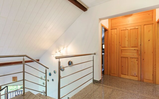 Cosy Apartment in Oto?ac With Balcony