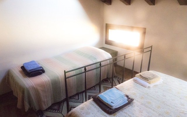 Large and Cozy Apartment on two Levels