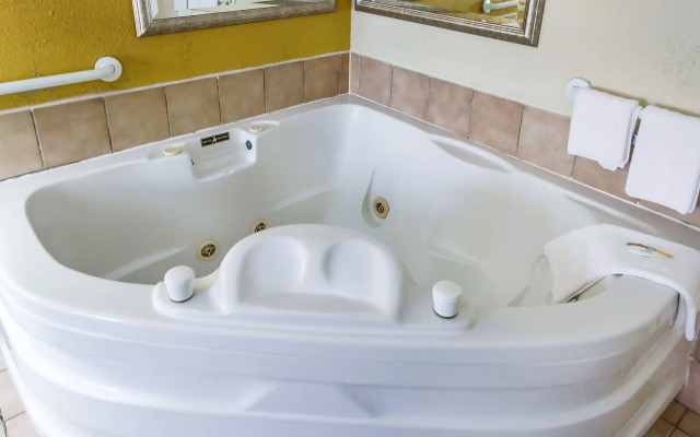 Quality Inn & Suites Miamisburg - Dayton South