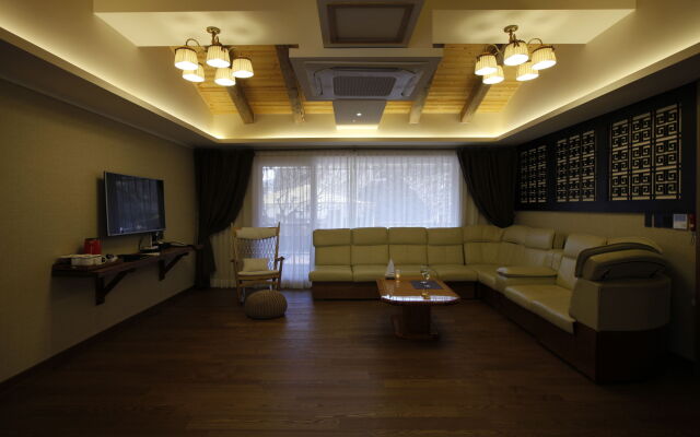 Hansan Marina Hotel & Resort