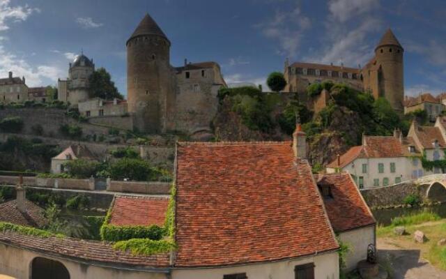 Bâtisse du pont Pinard et son granit rose