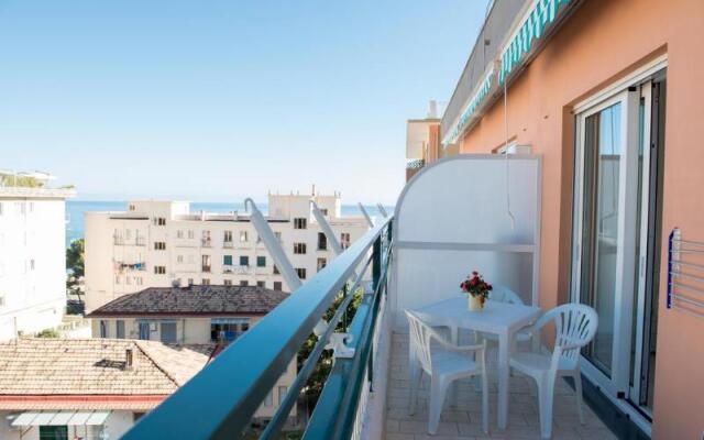 Santa Tecla Apartments