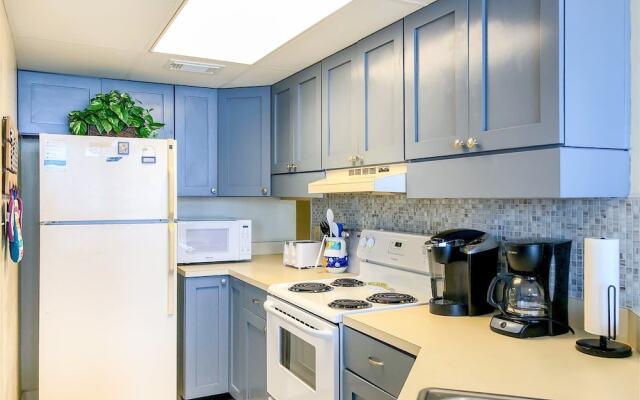 Aqua Vista Condominiums