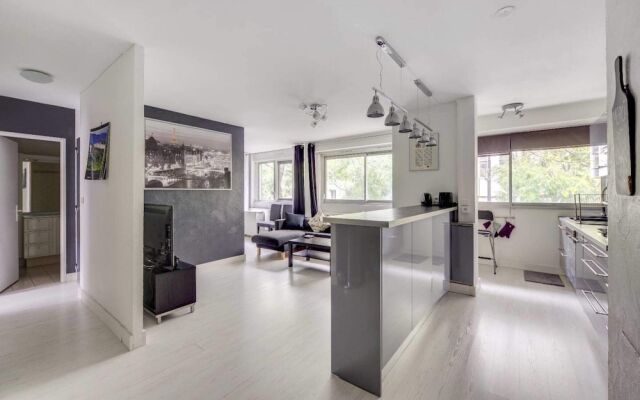 Modern 1bedroom Flat With Terrace in Trendy Paris XI