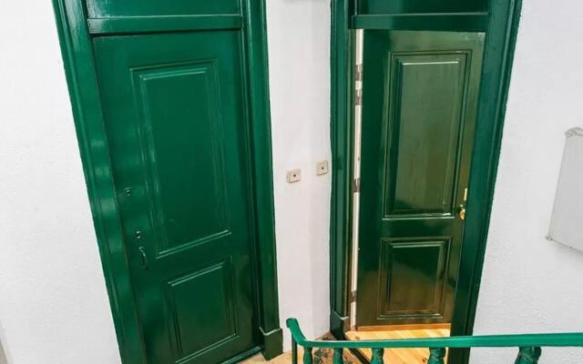 ALTIDO Charming 1BR Apt w/workspace in Sao Bento