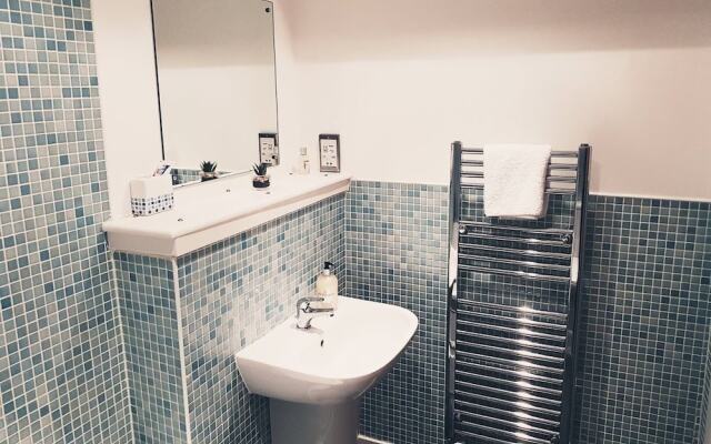 Stunning Spacious  Flat In Glasgow City