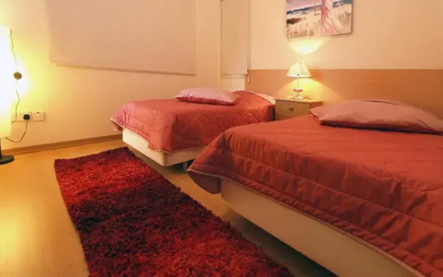 Halcon Molos Apartment