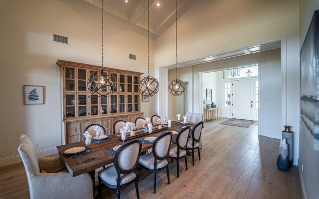 104th Mesa 5 Bedroom Home by RedAwning