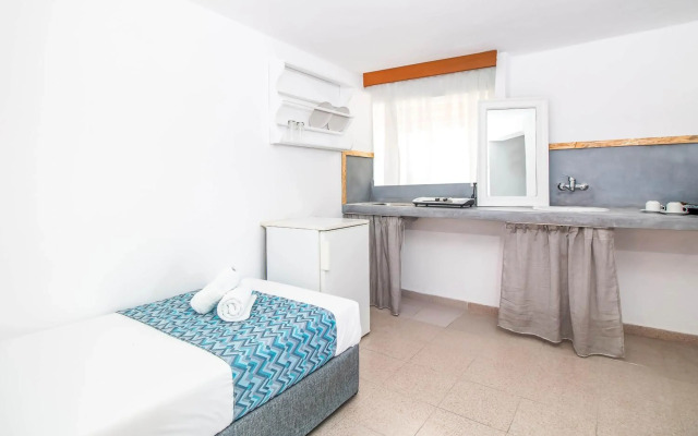 Tinas Plus Hotel