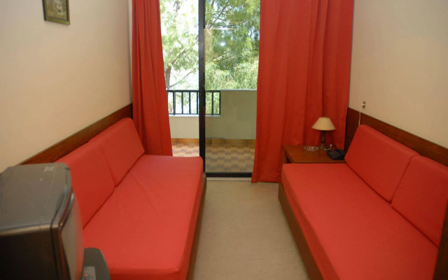 Niki Hotel Apartments