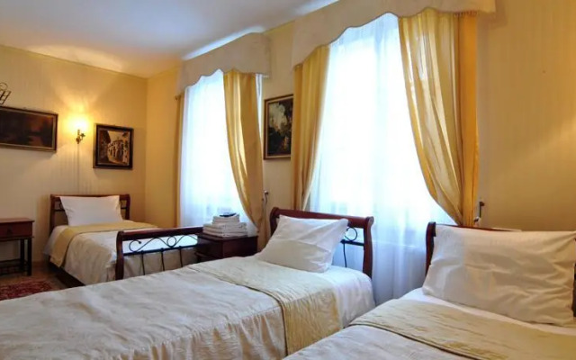 Dworek Ojca Mateusza