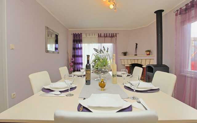 Alluring Holiday Home in Korčula with Whirlpool