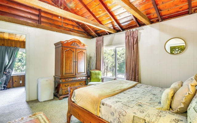 Pet-friendly California Abode w/ Fenced-in Yard!