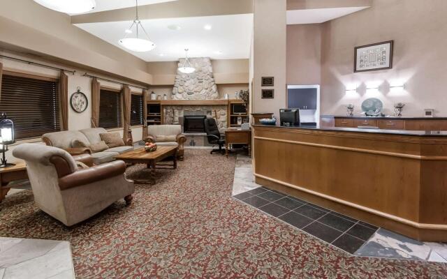 Stony Plain Inn and Suites