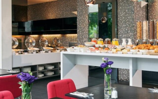 Quincy Hotel Singapore by Far East Hospitality