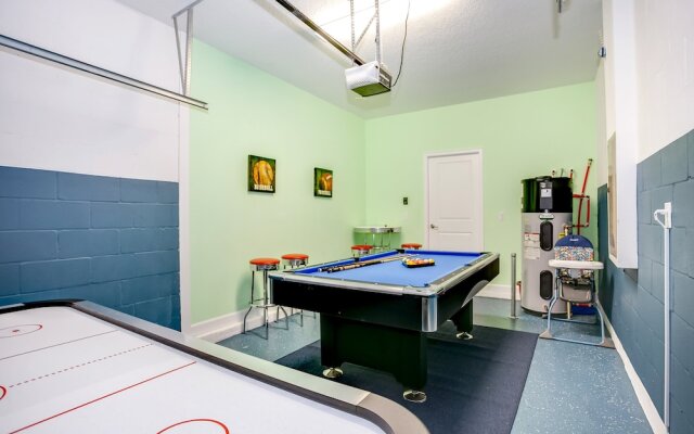 5 Bdrm Gated Golf Community Villa