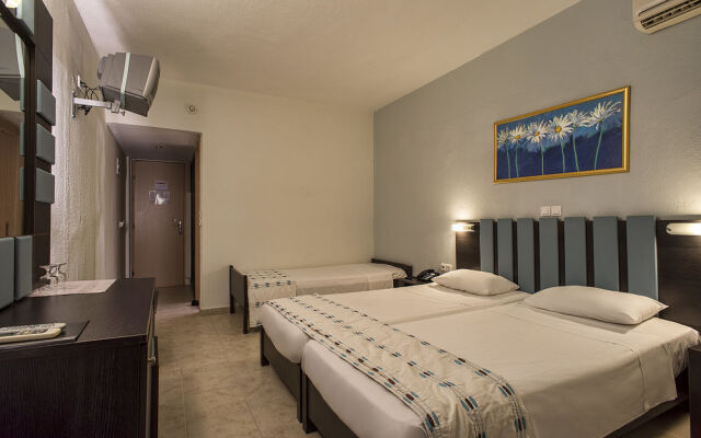 Ninos Grand Beach Resort