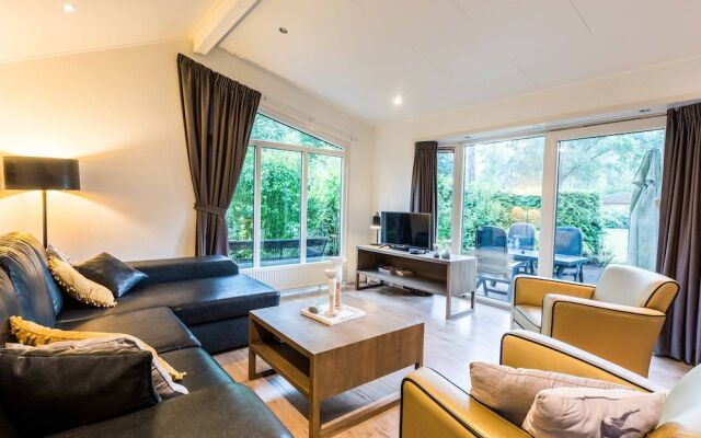 Comfortable Chalet Within De Veluwe