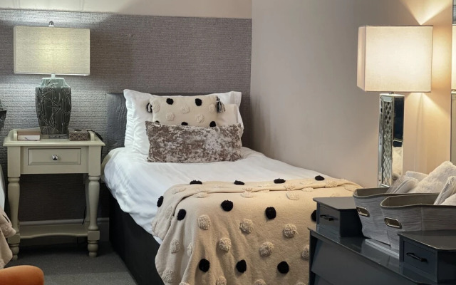 Oyo The Chatwal Boutique Hotel