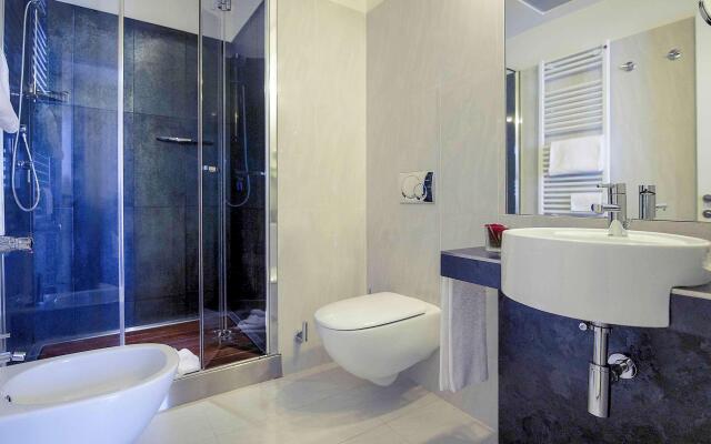 Mercure Milano Solari Hotel