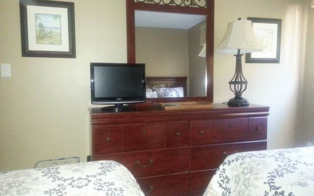 524queen 2 Bedroom Condo