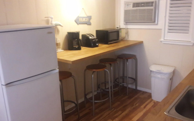 Vineyard Harbor Motel - Private Beach