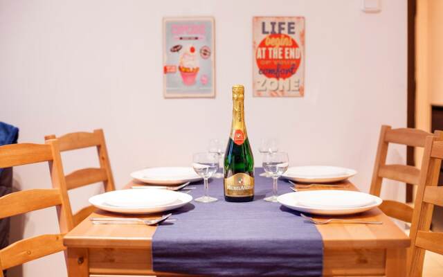 Blue Happy Apartment