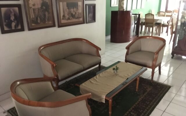 Paniisan Hotel