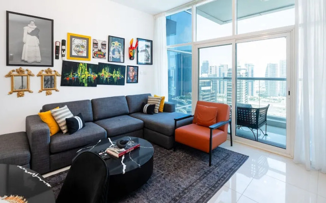 Premium 2BR Apt w Marina Views