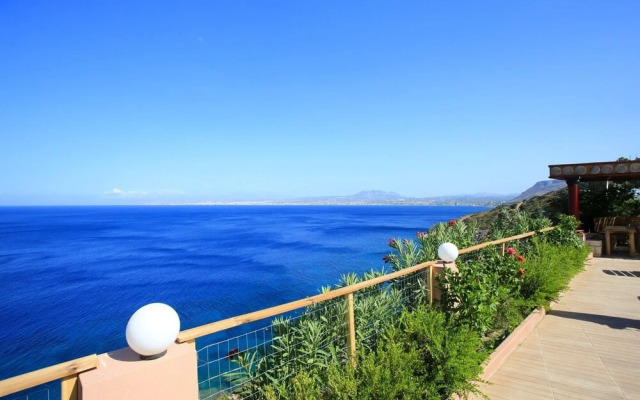 Villa Diktynna Embrace the Endless Blue