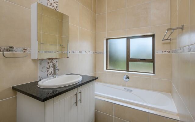 San Lameer Villa Rentals 14321