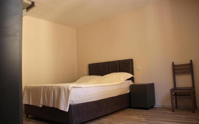 Studio Apartment Near Europe Square