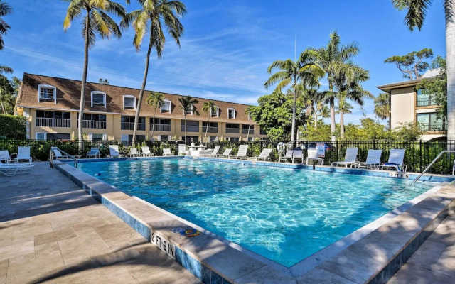 Updated Dtwn Naples Condo: Across From Beach!
