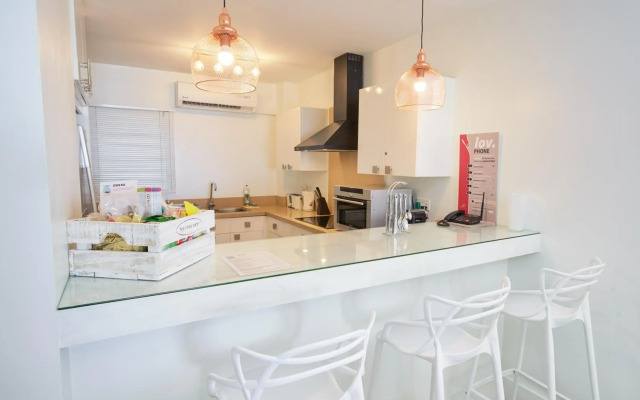 Bon Azur Beachfront Suites & Penthouses with LOV