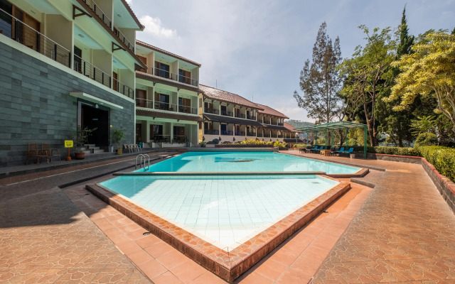 Capital O 1256 Sangga Buana Resort and Convention Hotel