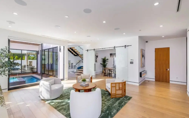 The Penmar Retreat - Luxurious Resort-style Oasis