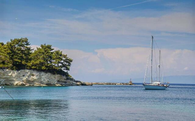 Paxos Couple House by Konnect