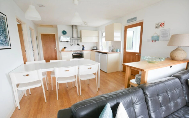 Swallows Croyde 3 Bedrooms, Sleeps 6, Beach Chalet