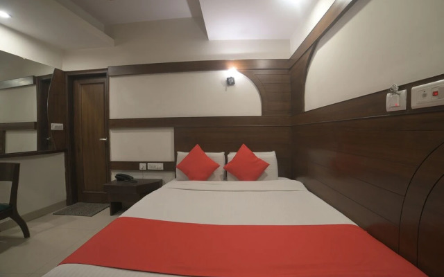 OYO 31020 Hotel Gaylord