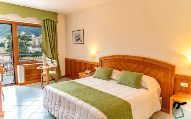 HOTIDAY Room Collection - Sorrento