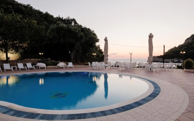 Anemolia Parga Suites