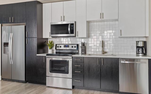 Denver | Alluring 1BD/1BA Riverfront Apartment