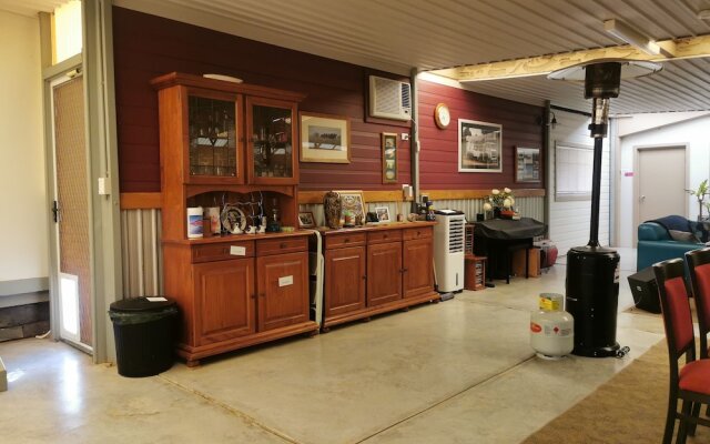 Chrissie's Dongara - Pet Friendly